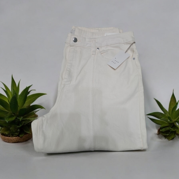 Target Off White Barrel Leg Jeans Sz 18 - Picture 2 of 5